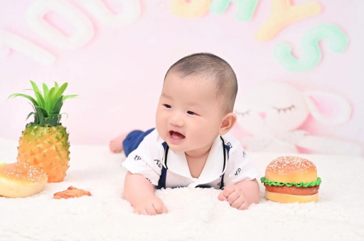 阳谷宝宝在妈妈肚子里